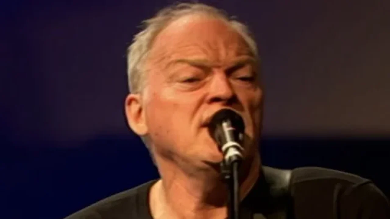 Presença de morcegos protegidos pode impedir reforma na propriedade de David Gilmour na Inglaterra