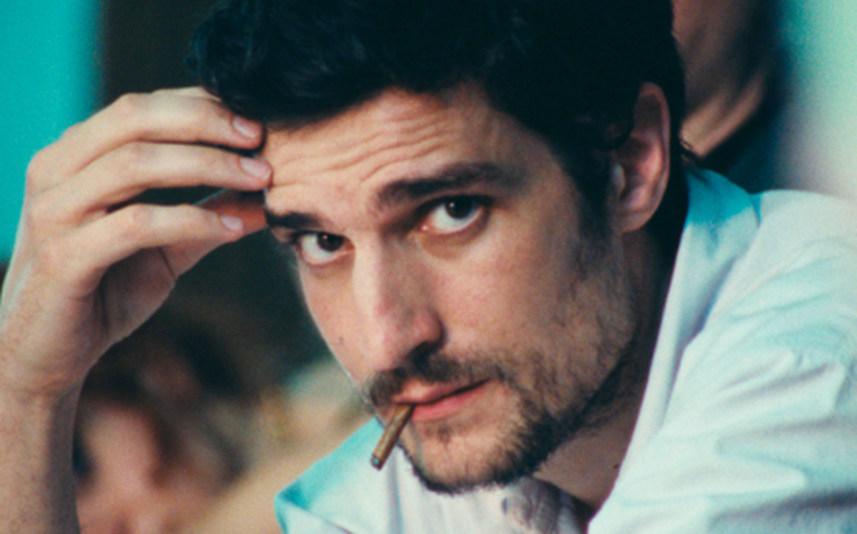 Drama nostálgico e autobiográfico com Louis Garrel, 'Jovens Amantes' chega aos cinemas brasileiros pela Pandora Filmes