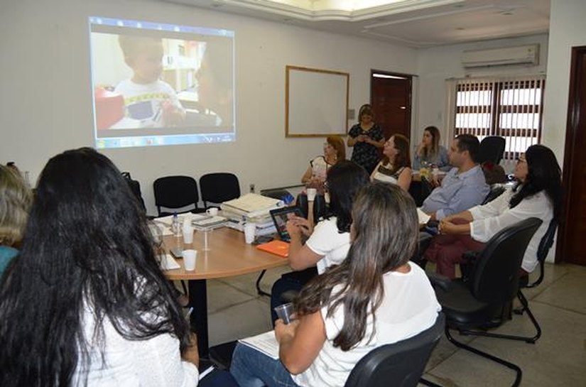 Seades alerta municípios para prazos de adesão ao Criança Feliz