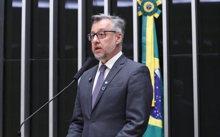 Deputados aprovam lei que amplia direitos de pessoas com diabetes tipo 1 no Brasil