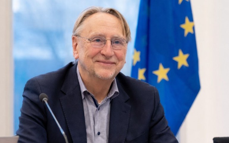 UE considera inaceitáveis possíveis desvios de acordo comercial com os EUA