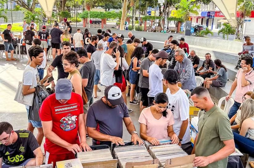 Com entrada gratuita, Arapiraca recebe Feirinha de Discos no Pôr do Som neste domingo