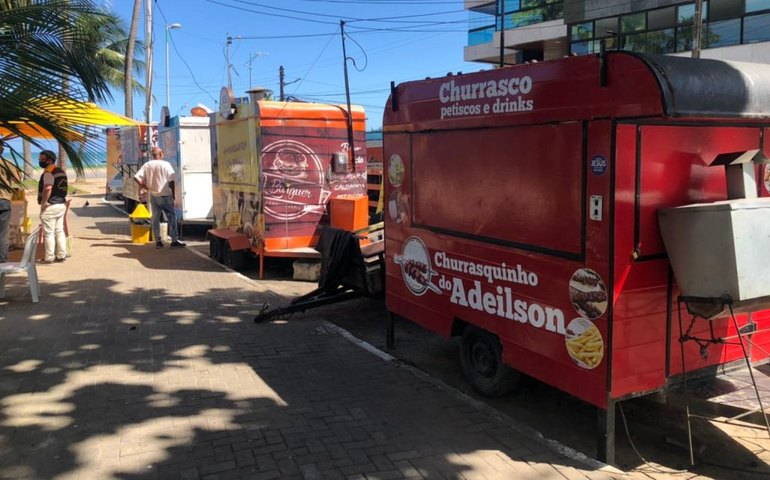 Secretaria inicia ordenamento de food trucks em espaços públicos