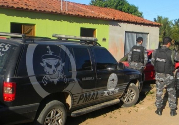 Polícia prende dupla por tráfico de drogas e resistência a prisão em Arapiraca