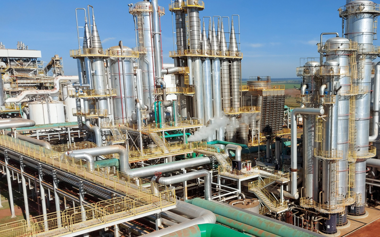 Adecoagro anuncia compra de 50% da maior produtora de ureia da América do Sul