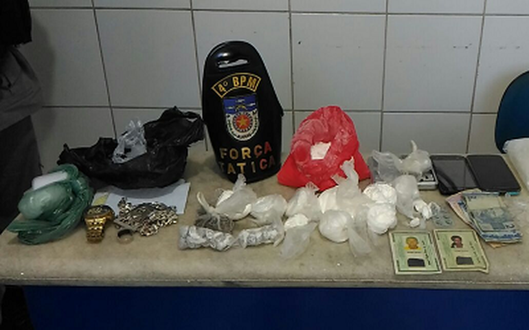 Após denúncia anônima, Força tática do 4º BPM apreende drogas no bairro da Chã da Jaqueira