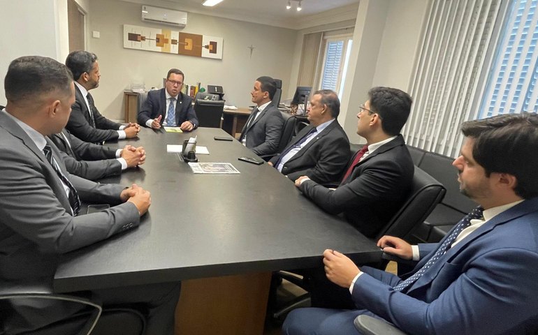 PCAL realiza visita à Defensoria Pública para alinhar ações contra golpes do falso defensor