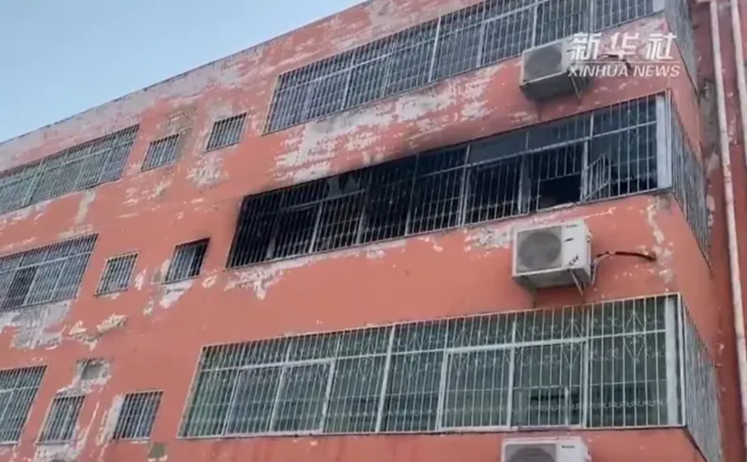 Incêndio em dormitório escolar mata 13 estudantes na China