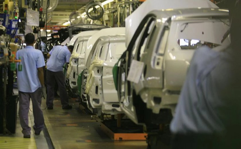 Concessionários Ford podem optar por vender veículos importados ou realizar acordo com a montadora