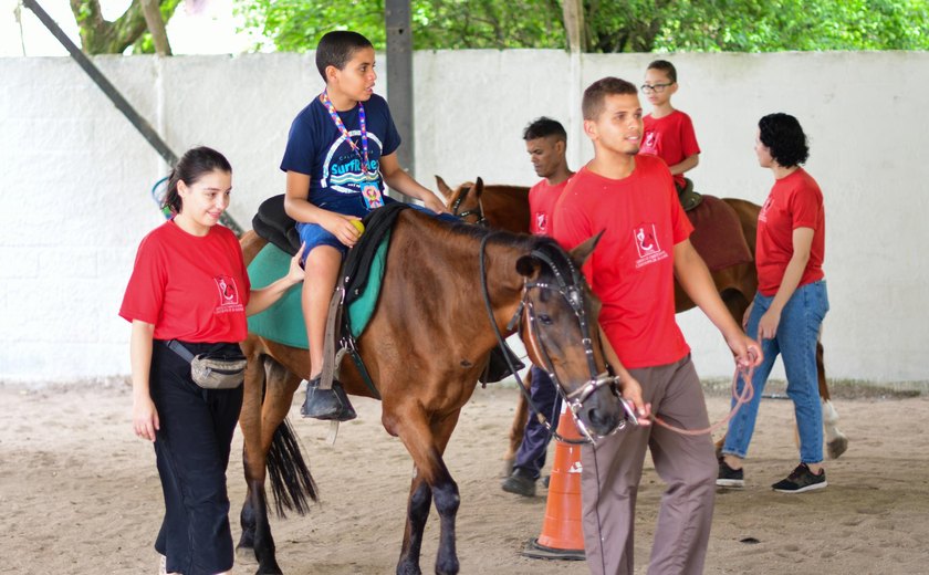 Sesau assegura serviços de equoterapia para crianças com deficiência