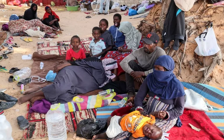 Em meio a guerra, Sudão declara epidemia de cólera após semanas de chuvas intensas