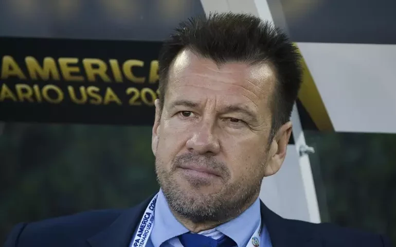 Dunga diz acreditar em permanência do Pisa na Série A
