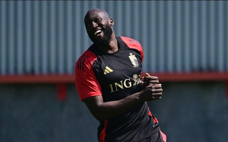 Lukaku tem 2 gols anulados e Bélgica perde da Eslováquia em estreia na Eurocopa