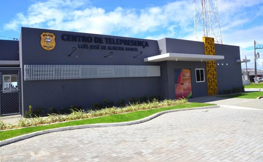 Governo de Alagoas entrega 1º Centro de Telepresença do país