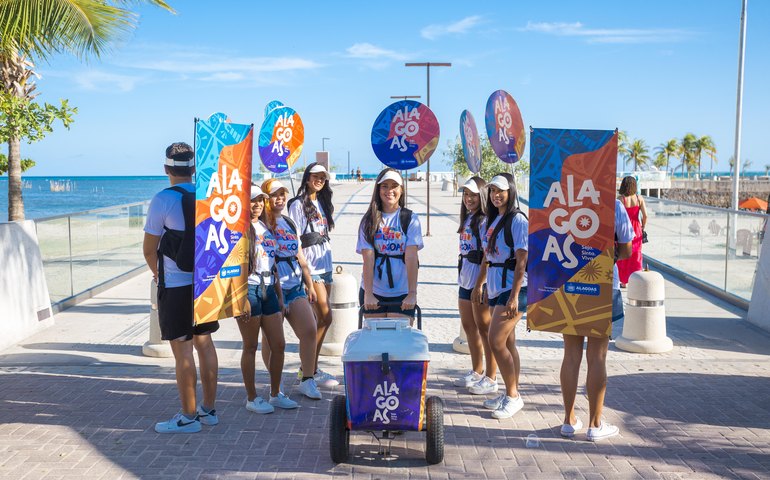 Verão o ano inteiro: Secretatria de Turismo realiza ação de marketing em praias do estado