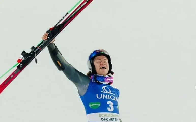 Lucas Pinheiro Braathen conquista bronze no slalom da Copa do Mundo de esqui, a 4 centésimos do campeão