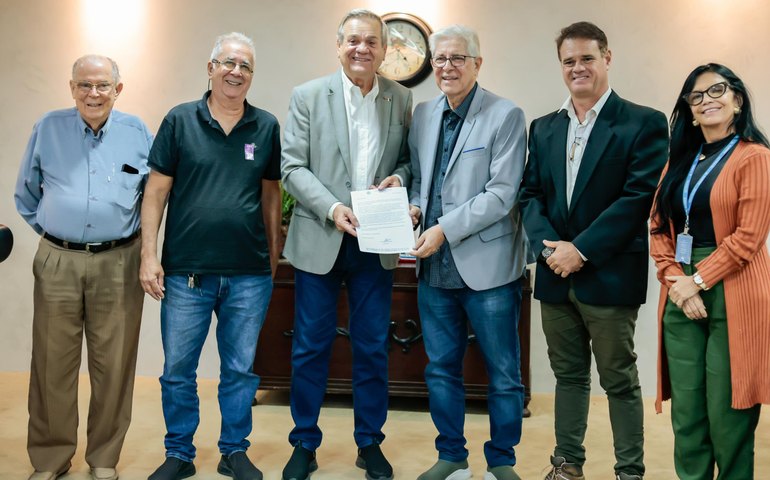 Governador em exercício discute fortalecimento do setor de engenharia em Alagoas