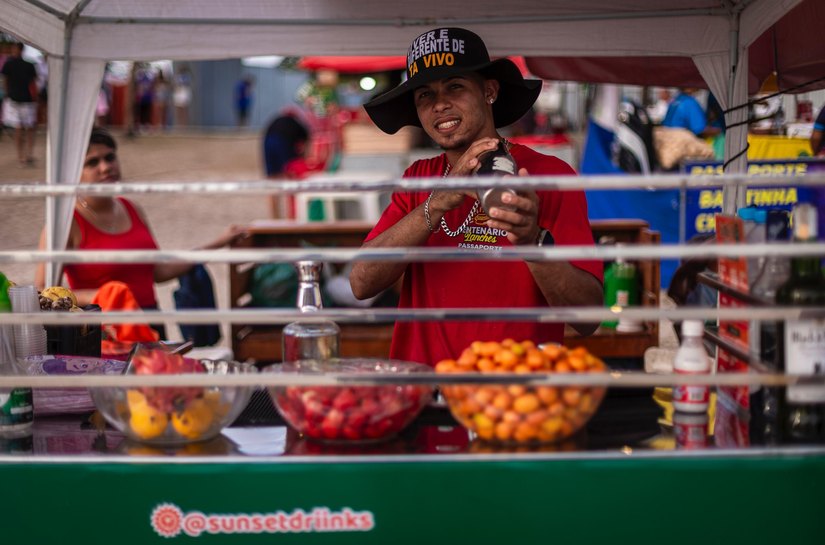 Segurança Cidadã entrega declarações e boletos para ambulantes do Massayó Verão