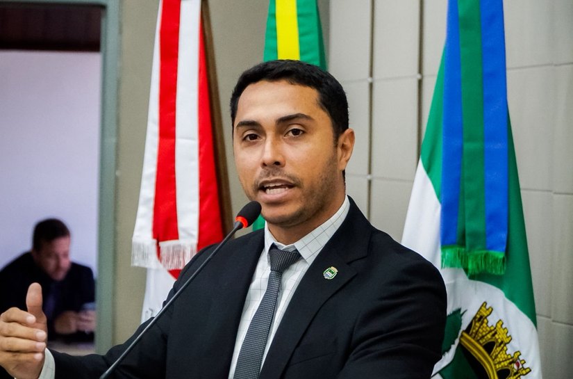 Vereador denuncia que trabalhadores do Shopping Popular estão no prejuízo após furtos de cabos de energia