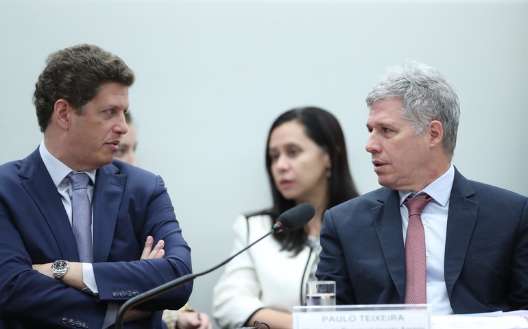 Governo Lula vai retomar reforma agrária, diz ministro na CPI do MST