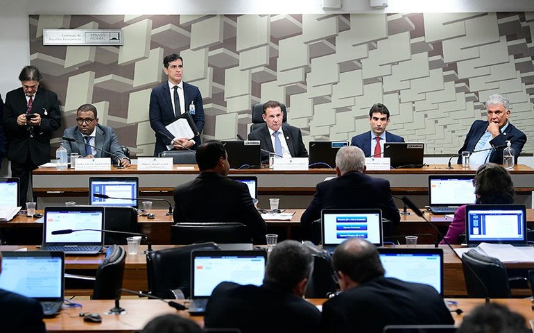 CAE aprova indicações de Gabriel Galípolo e Ailton Santos ao Banco Central