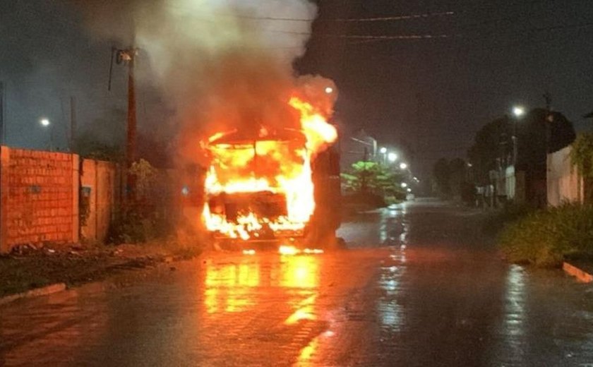 Porto Velho: criminosos voltam a atacar ônibus após reforço policial