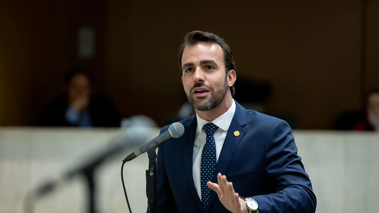 Conselho de Ética da Alesp rejeita suspensão de Lucas Bove por violência de gênero
