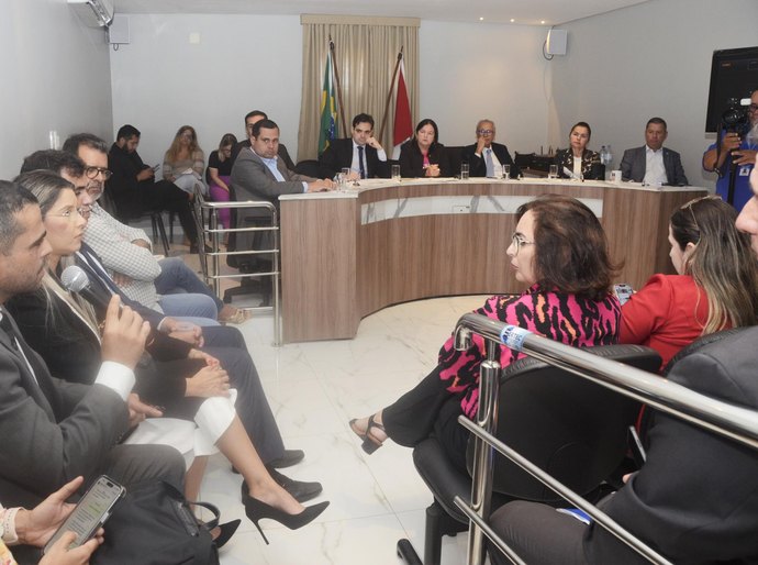 Sesau debate Rede de Oncologia de Alagoas em reunião na Comissão de Saúde da ALE