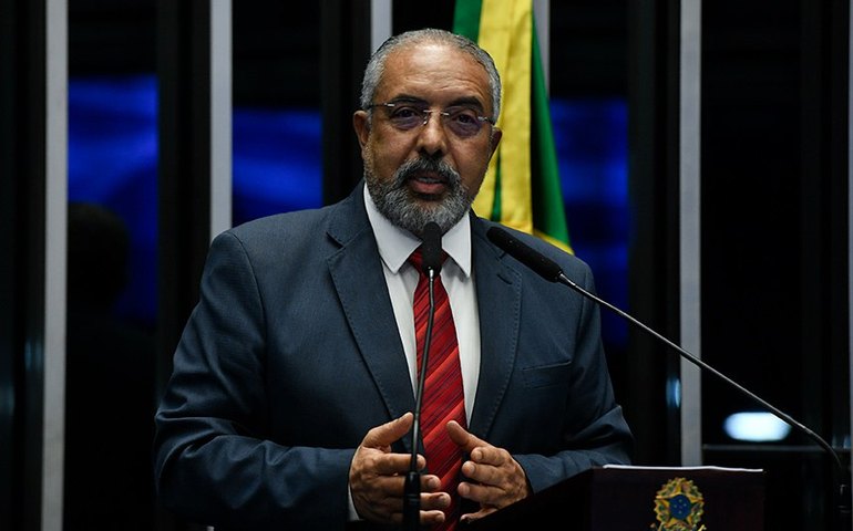 Paim chama a atenção para dificuldades enfrentadas por pessoas com deficiência