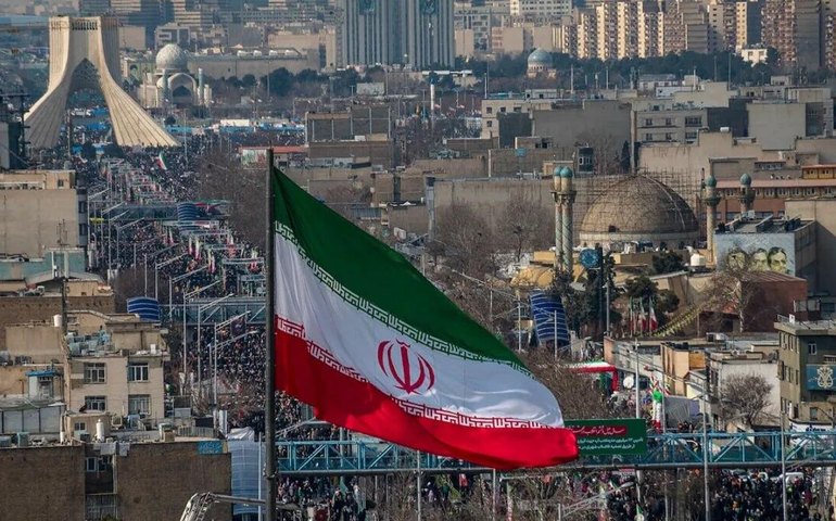 Suspensão da cooperação com a AIEA é resposta legítima do Irã ao Ocidente, diz analista