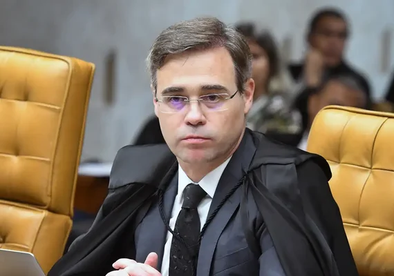 STF: André Mendonça diverge da maioria e vota pela liberdade de Collor