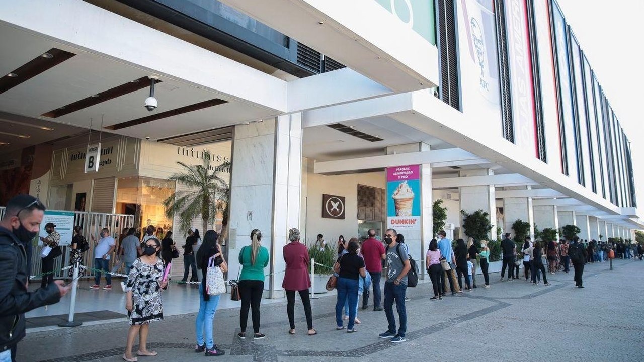 DF revoga o decreto que reabria comércio e escolas