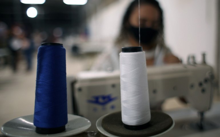 Prefeito Marcelo Beltrão participa do encerramento de Curso de Corte e Costura no Polo de Confecções