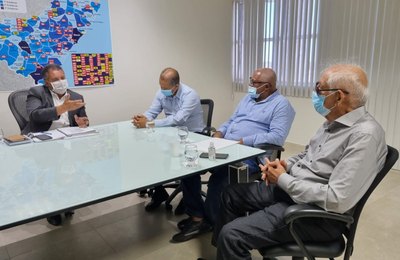 PGJ Márcio Roberto discute melhorias para o MPAL e seus integrantes junto à Ampal