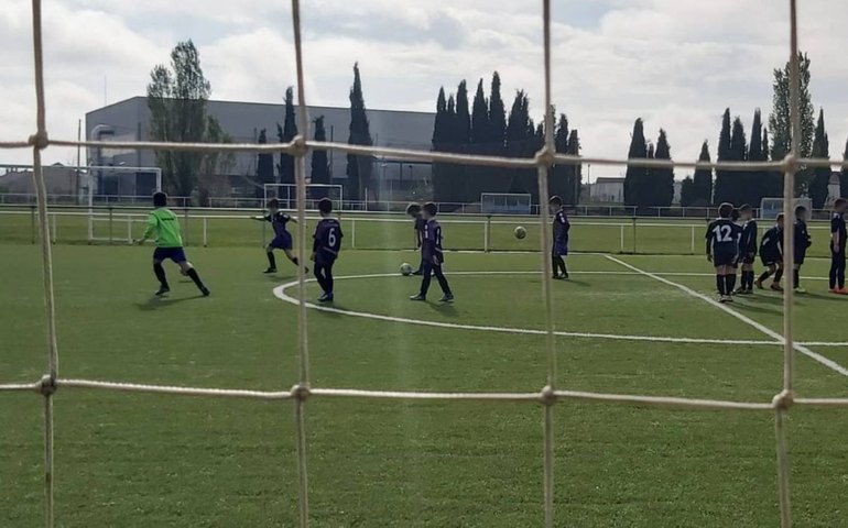 Jogador de 15 anos morre após passar mal em treino na Espanha