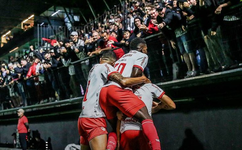 Red Bull Bragantino supera Cruzeiro, quebra tabu e chega à 3ª vitória seguida no Brasileirão