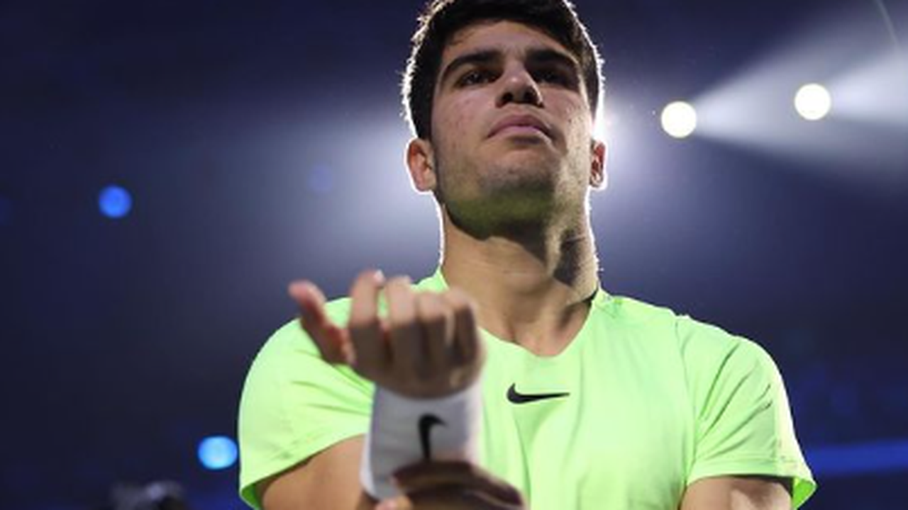 Alcaraz estreia com derrota de virada para Zverev no ATP Finals: 'Darei tudo na quarta-feira'