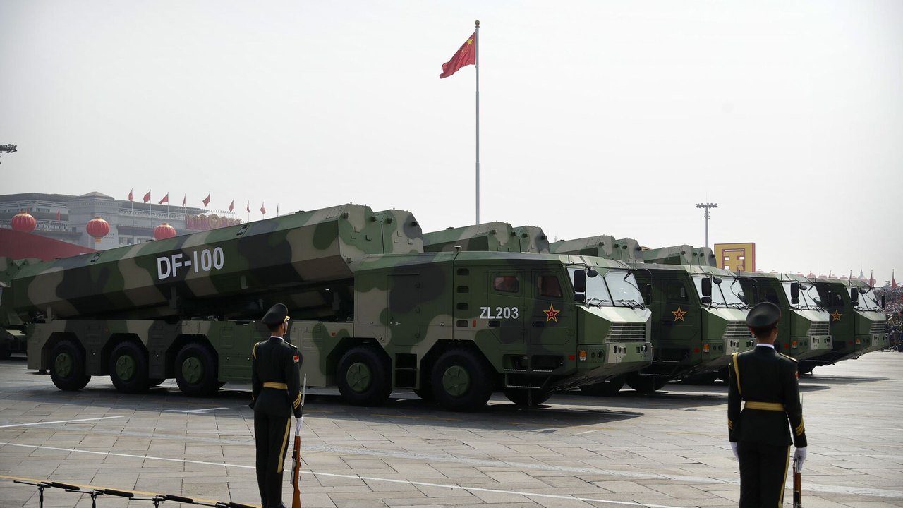 Reveladas capacidades e alcance do avançado míssil de cruzeiro da China DF-100 (FOTOS)