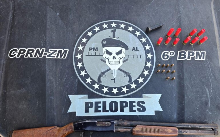 Polícia Militar apreende espingarda de calibre 12 e cumpre mandado de prisão em Maragogi e Rio Largo