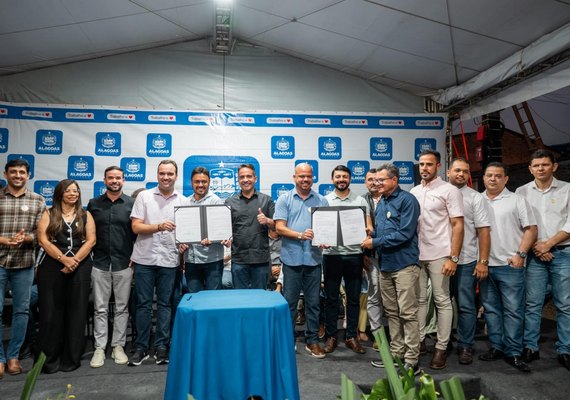 Paulo Dantas entrega obras nas comemorações da emancipação política de Maribondo