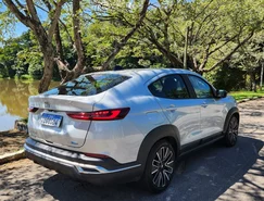 Fiat Fastback 2026 aposta na eletrificação leve para crescer no mercado - Divulgação (4).jpeg 