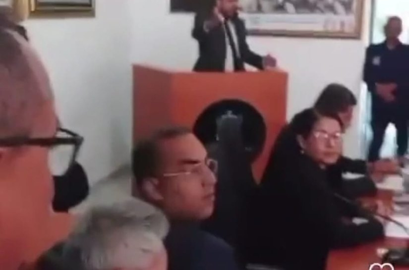 Em nota oficial, Câmara de Campo Alegre lamenta falta de decoro de dois vereadores do município