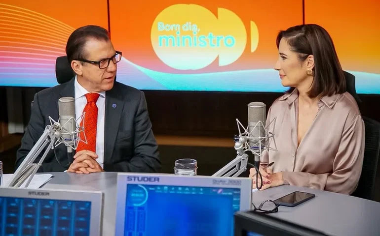 Ministro Luiz Marinho destaca, em entrevista, os números do Novo Caged: mais de 228 mil empregos gerados em março