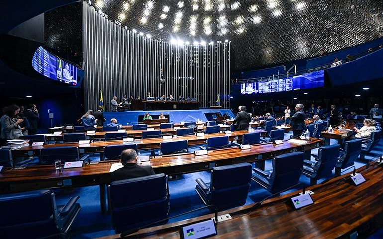Senado aprova PEC que limita pagamentos de precatórios e socorre Estados e municípios