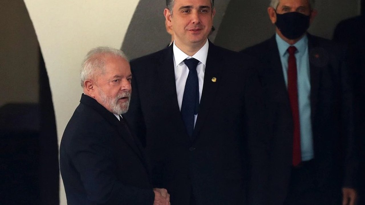 Pacheco recebe Lula e diz que quem vencer as eleições será empossado