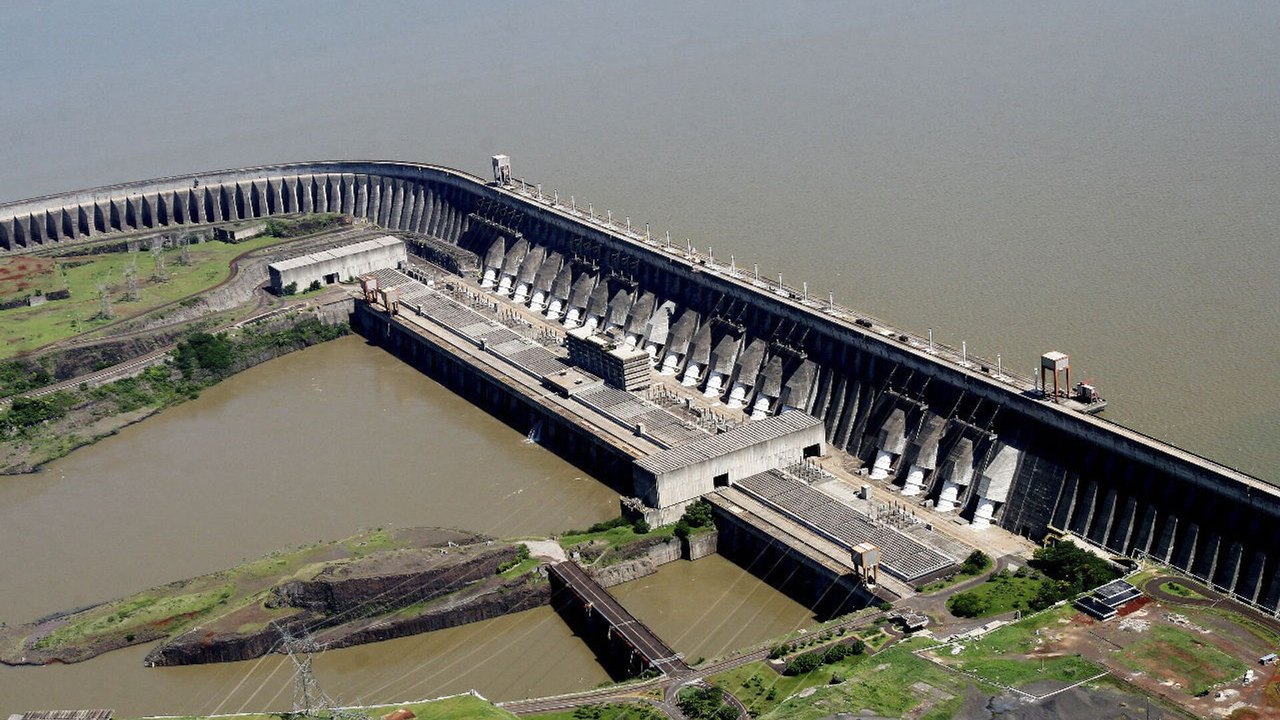 Ano novo começa com conta de luz mais barata, informa Aneel