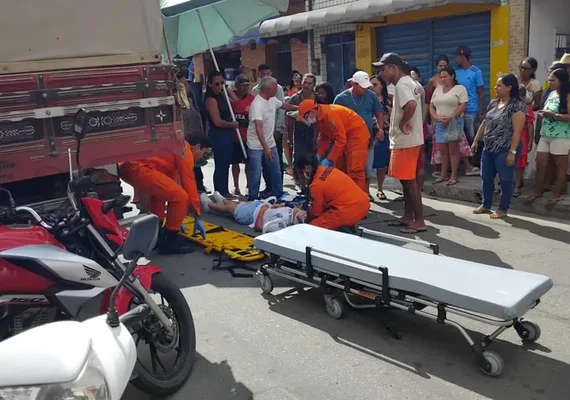 Adolescente sofre hemorragia craniana após cair de caminhão em AL