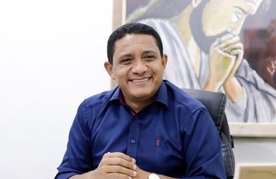 Júlio Cezar anuncia escolas de tempo integral em toda a rede municipal de ensino