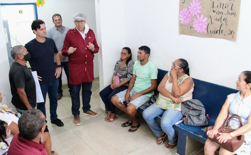 Secretaria de Saúde de Coruripe entrega próteses dentárias