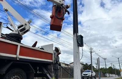 Ilumina instala novos comandos e garante fucionamento da rede de iluminação na Av. Galba Novaes de Castro